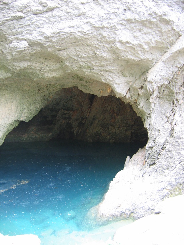 The spring cave at Fontaine-de-Vaucluse