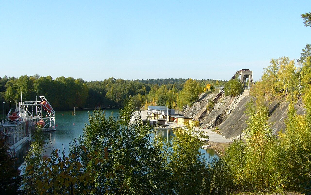 The flooded Ojamo limestone quarry and mine