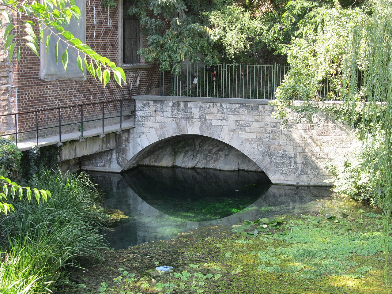 The entrance to the Molnár János Cave